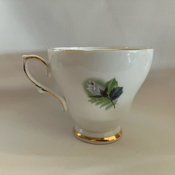 Royal Sutherland made in Staffordshire fine bone china tea cup without saucer - Picture 2 of 3
